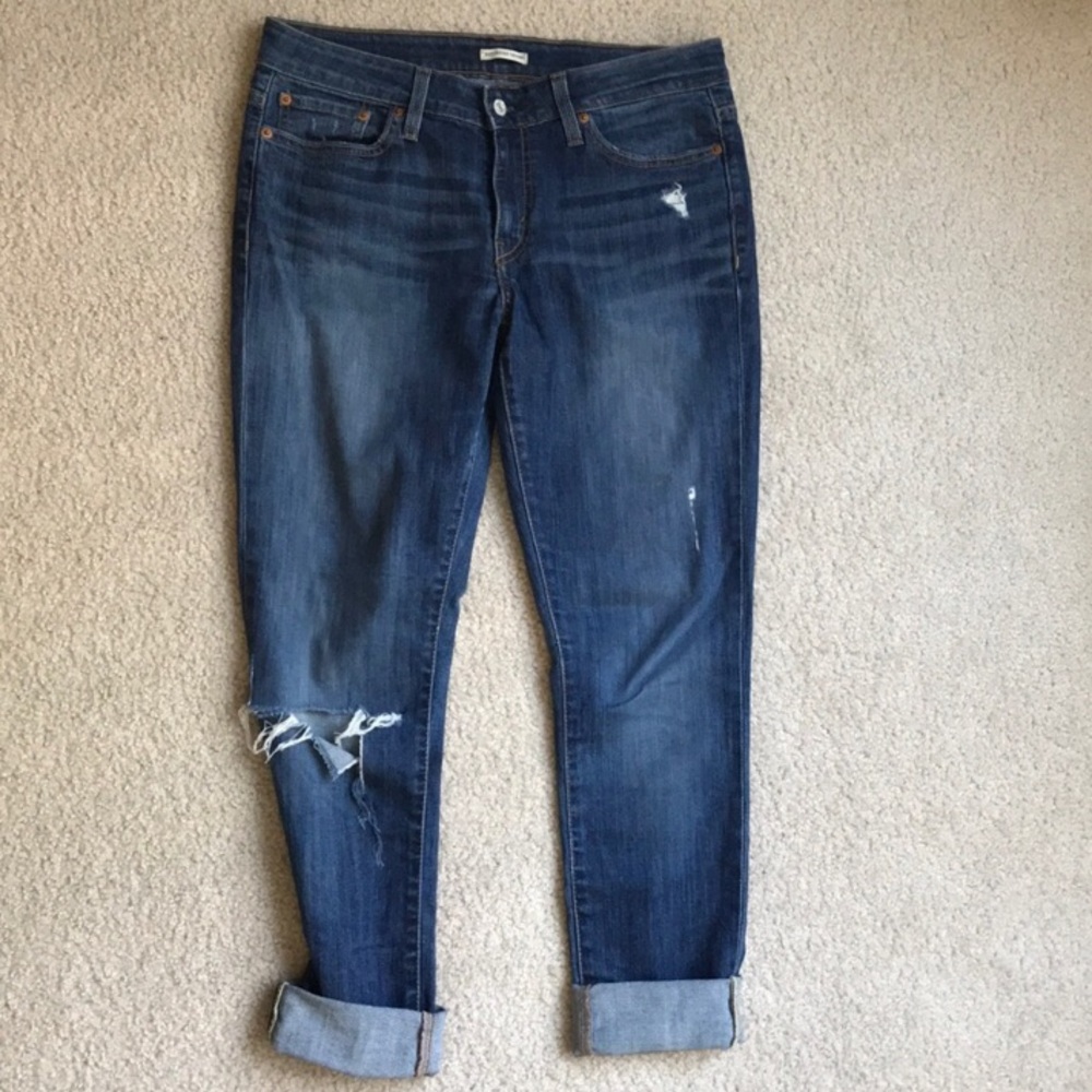 Levi’s Distressed Boyfriend Skinny 28x32